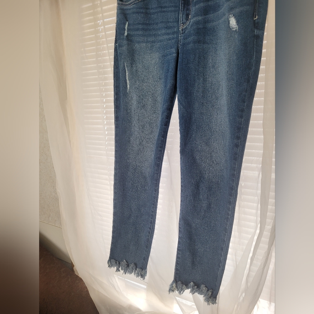 Democracy Jeans Womens Size 12 Ankle Cropped Distressed Raw Hem Blue Denim - Picture 8 of 9